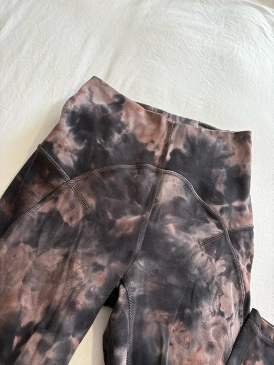 Lululemon Unlimit High Rise Tight 25”*Keyhole - Picture 4 of 10